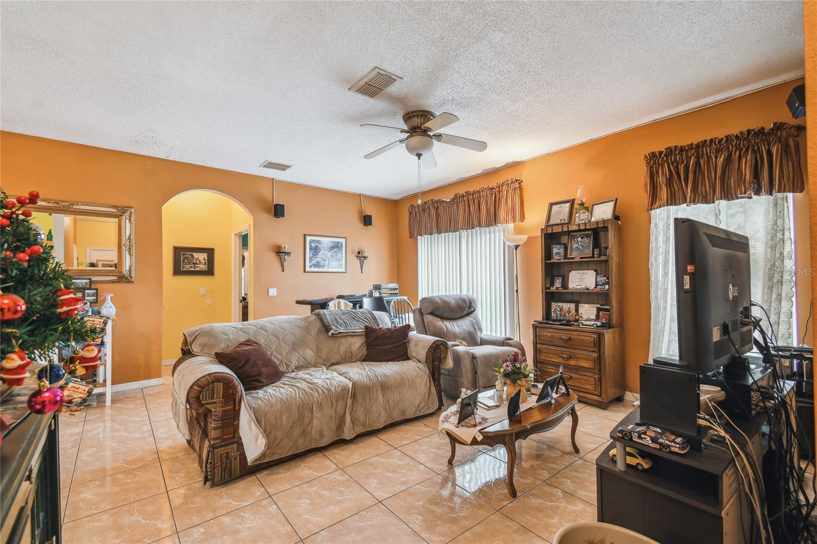 2703 PEARL CT