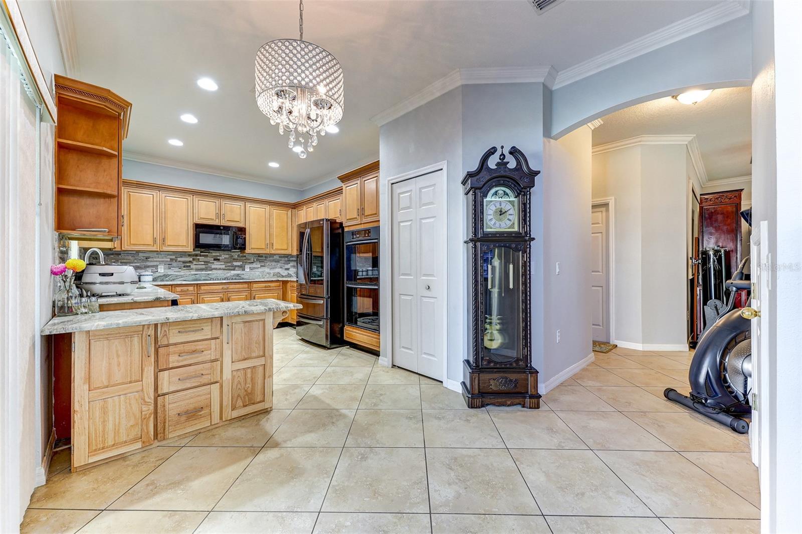 2121 MAJESTIC EAGLE PL
