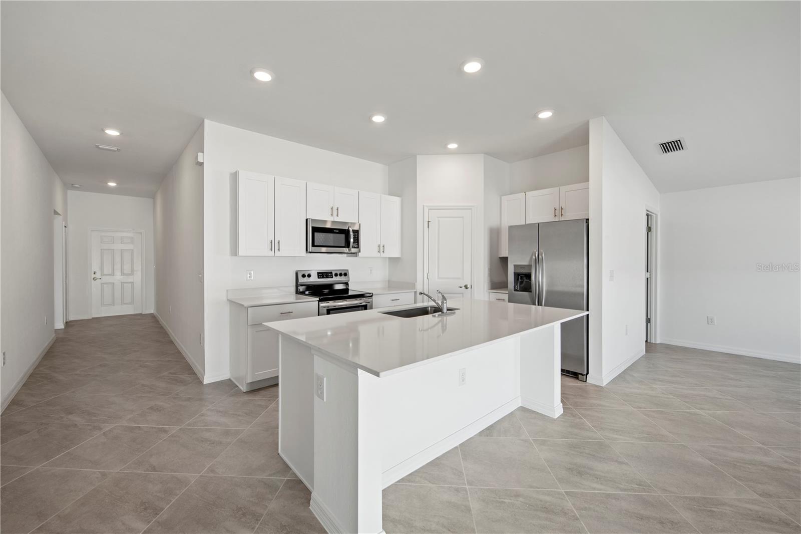 100 OAKWOOD CT