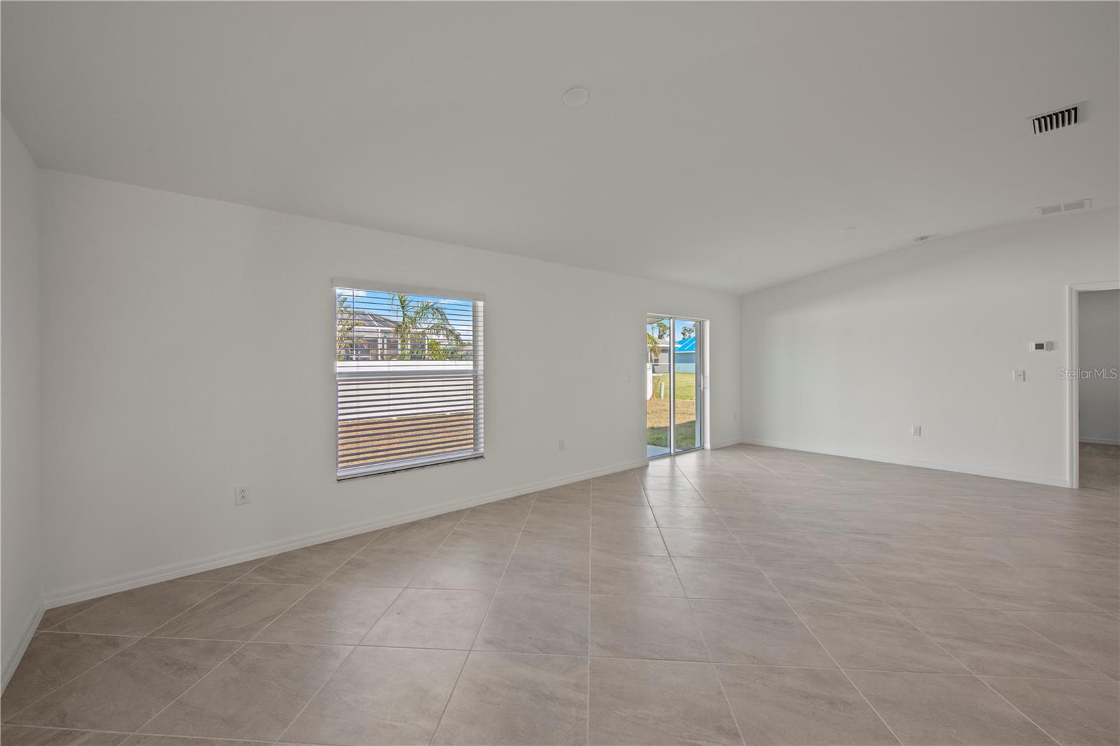 100 OAKWOOD CT
