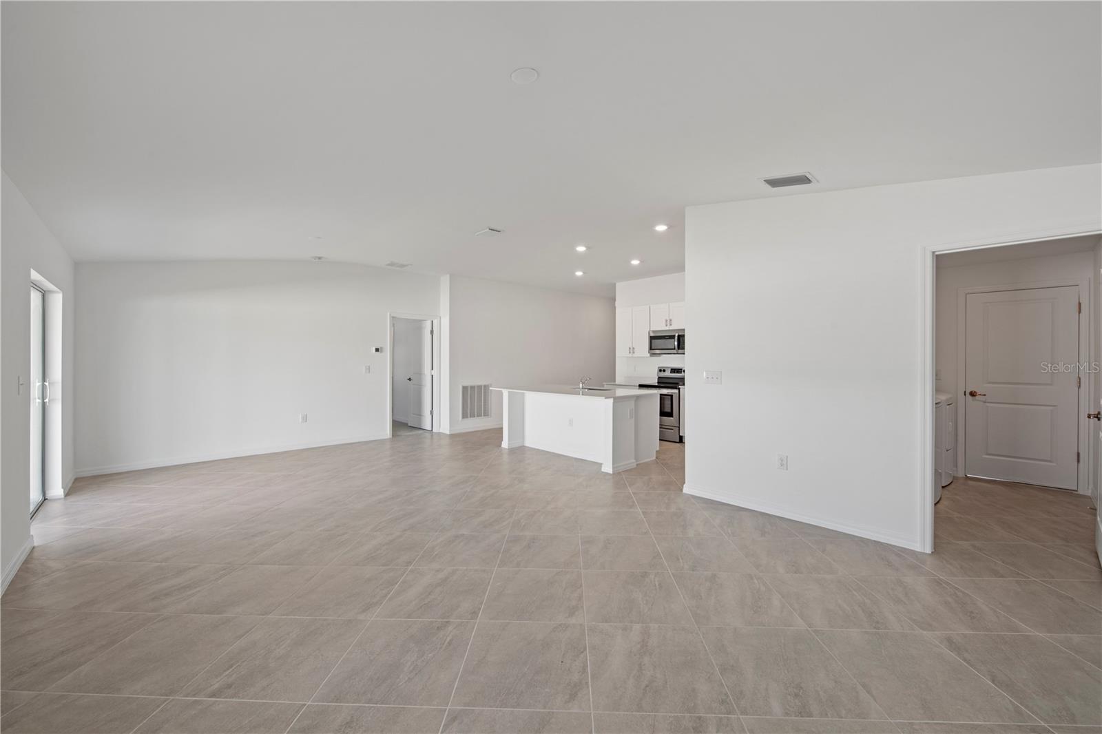 100 OAKWOOD CT