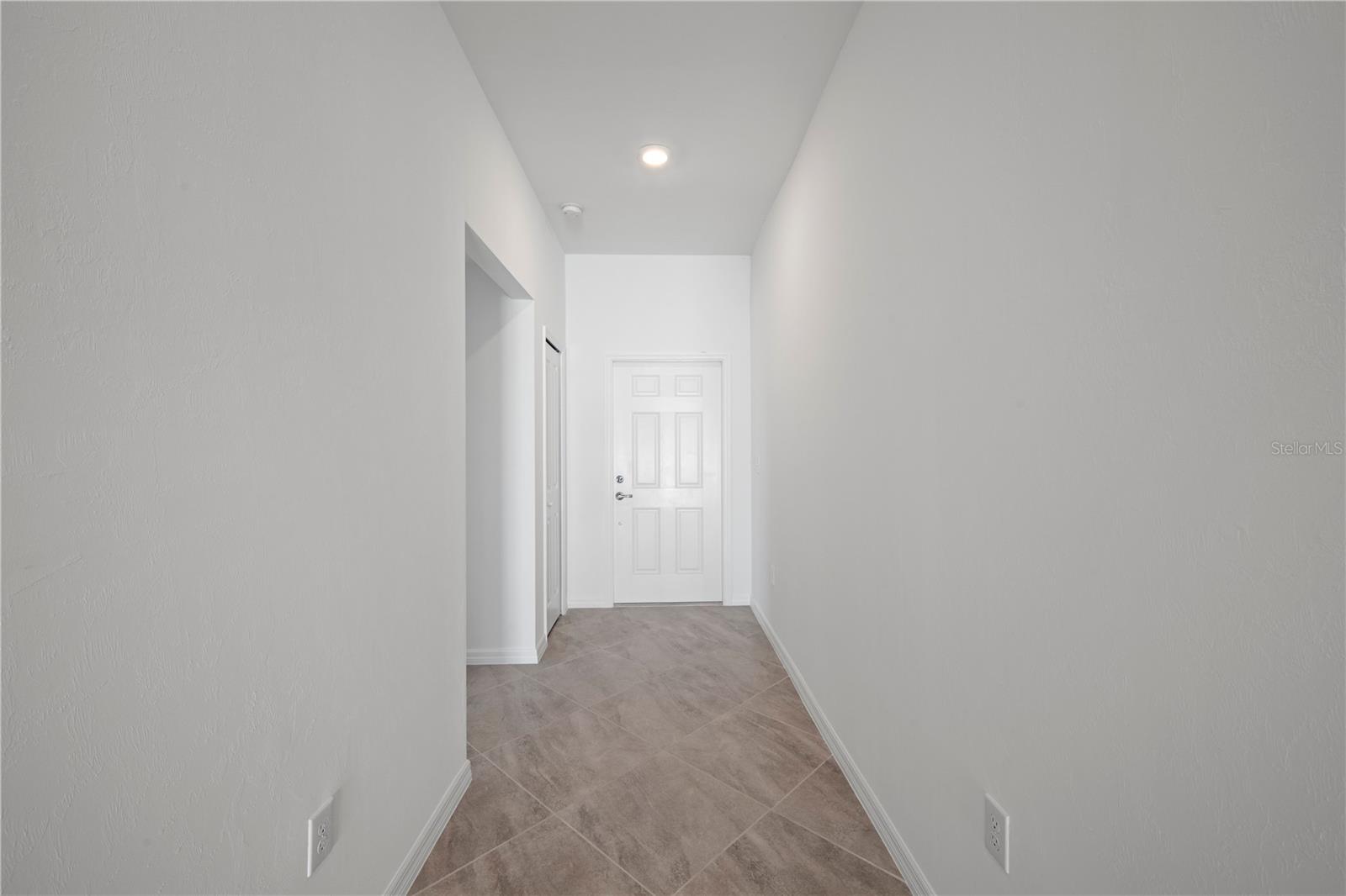100 OAKWOOD CT