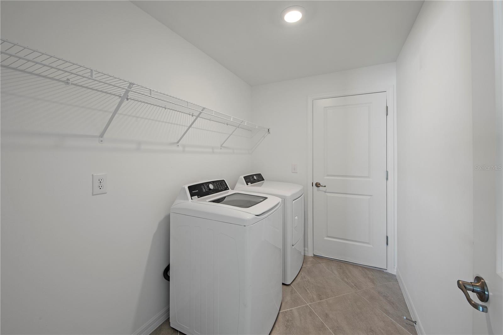 100 OAKWOOD CT