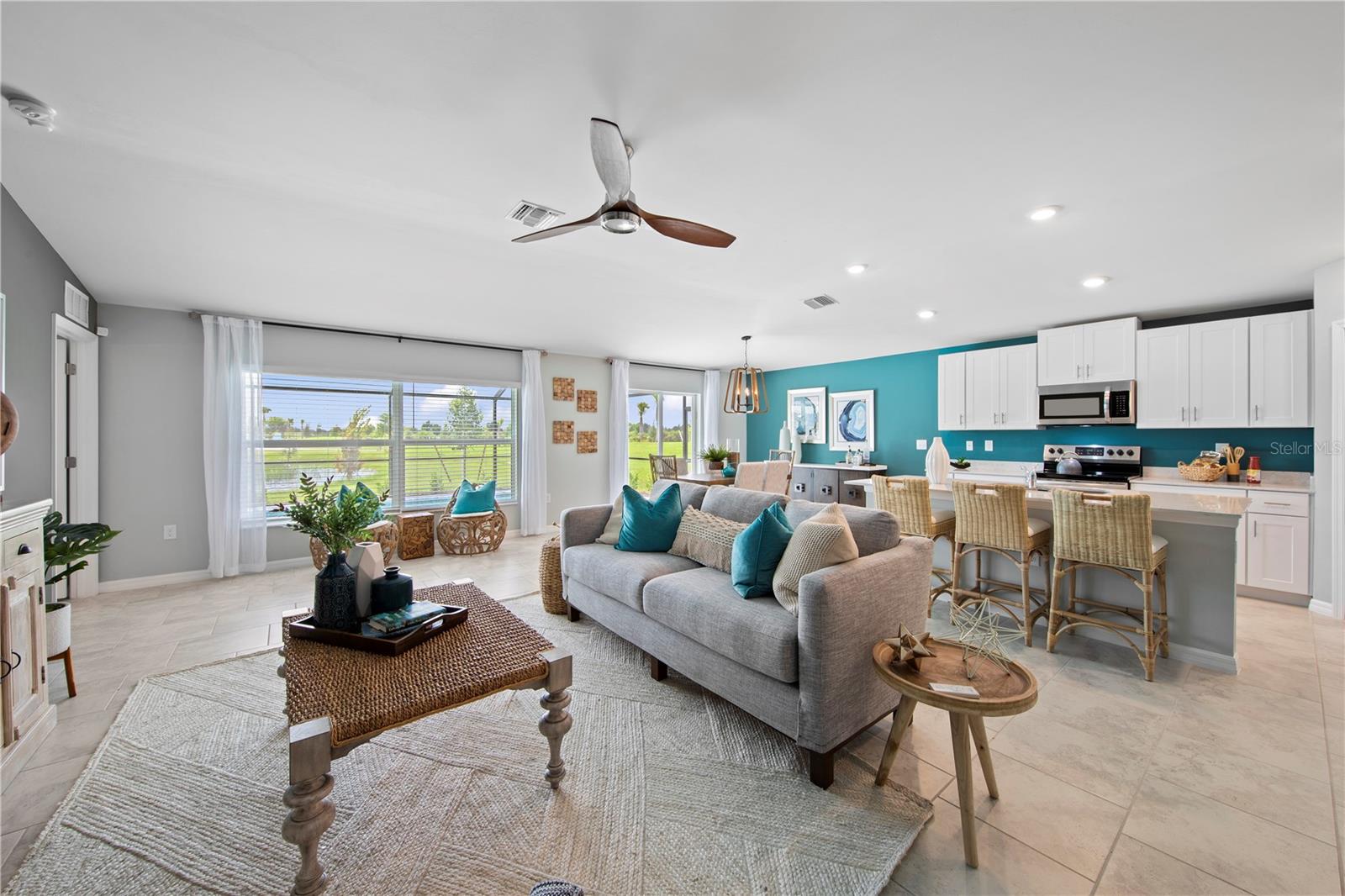 112 OAKWOOD CT