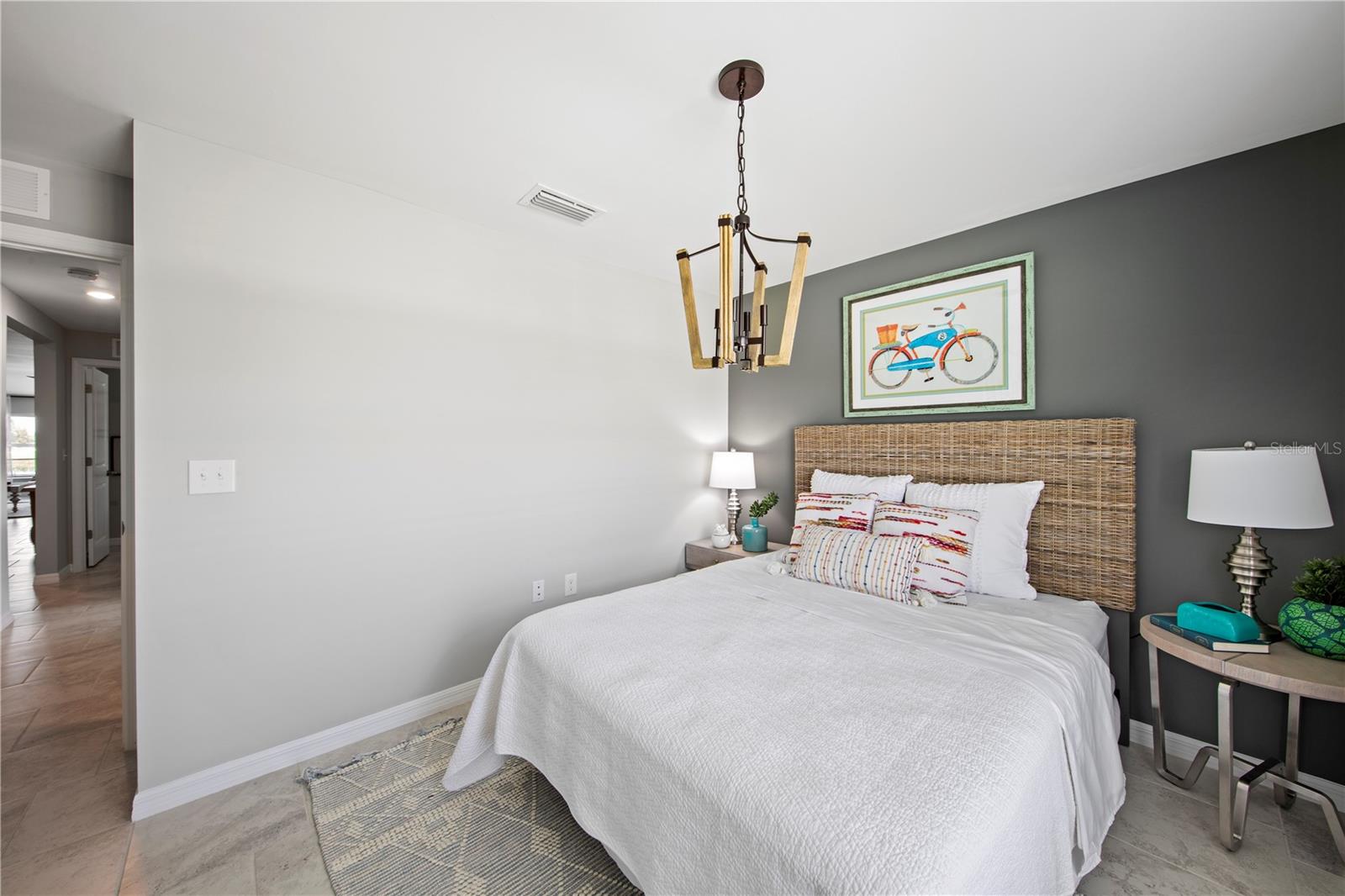 112 OAKWOOD CT
