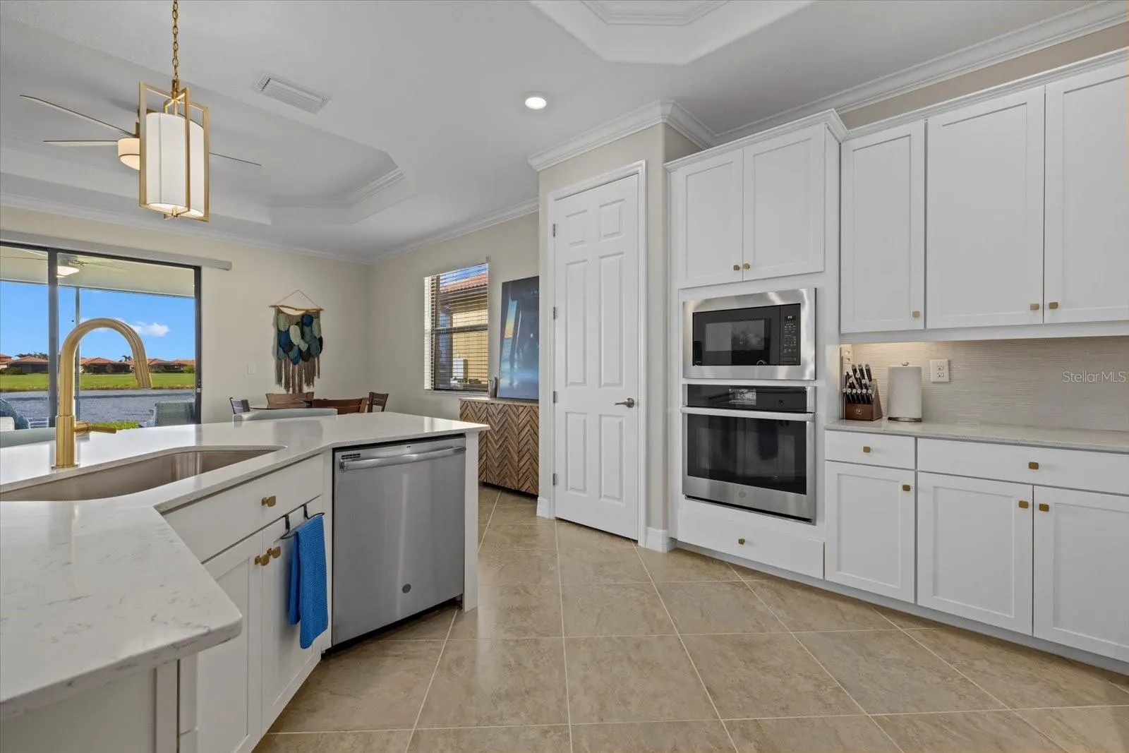 23503 WAVERLY CIR