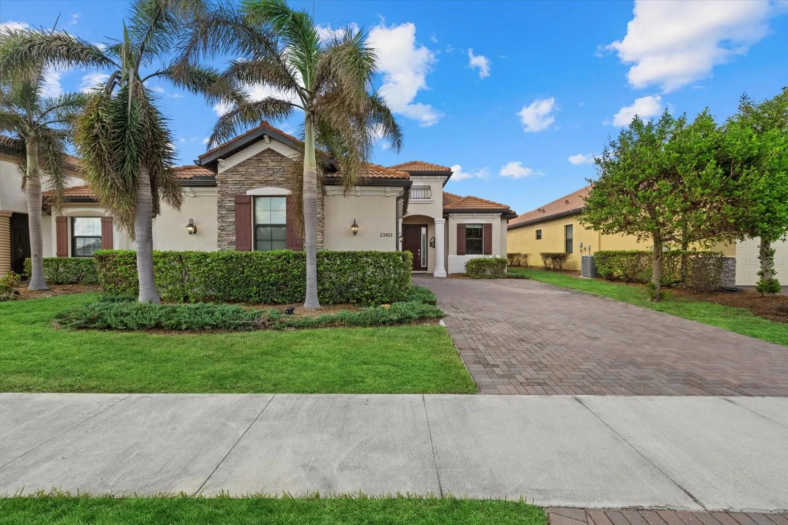 23503 WAVERLY CIR