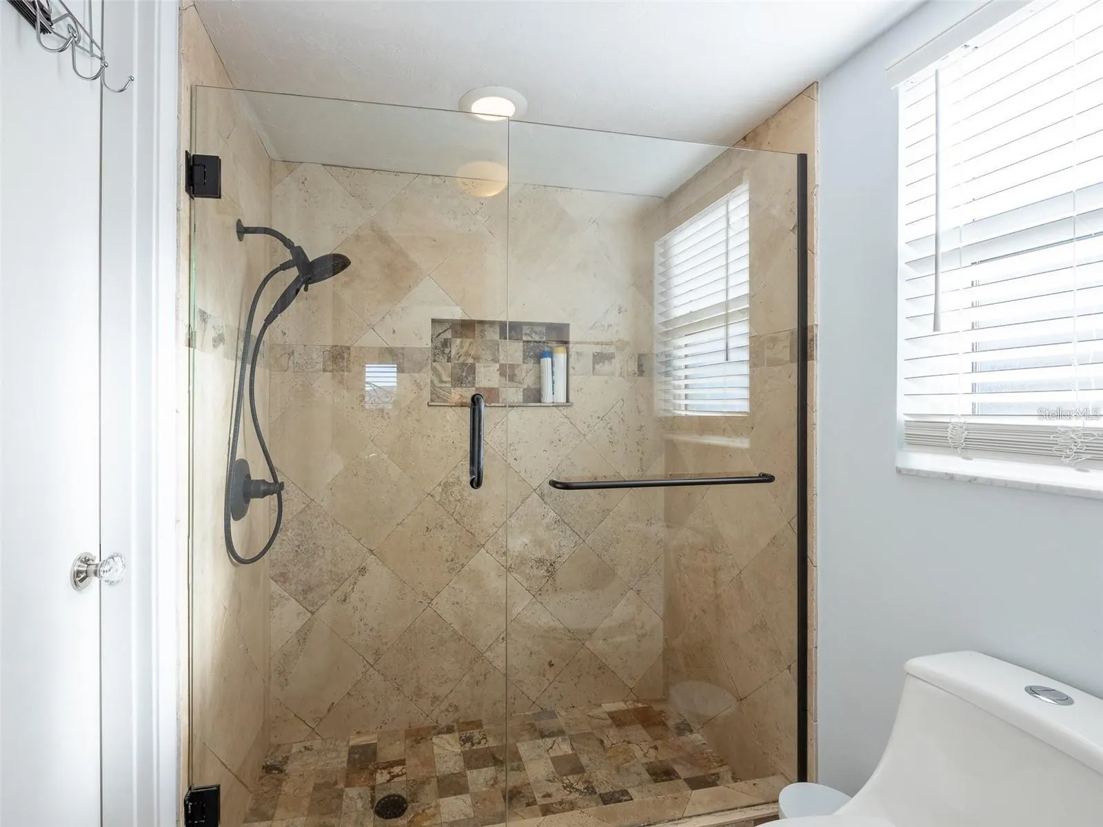 1290 CAMBRIDGE DR