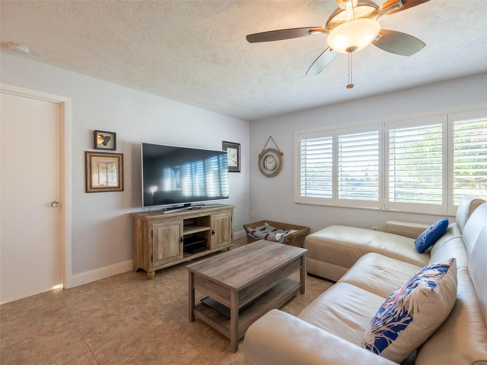 1290 CAMBRIDGE DR