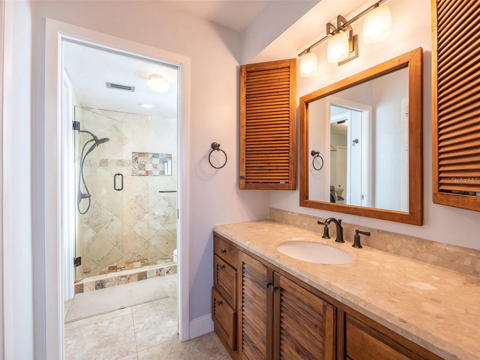 1290 CAMBRIDGE DR