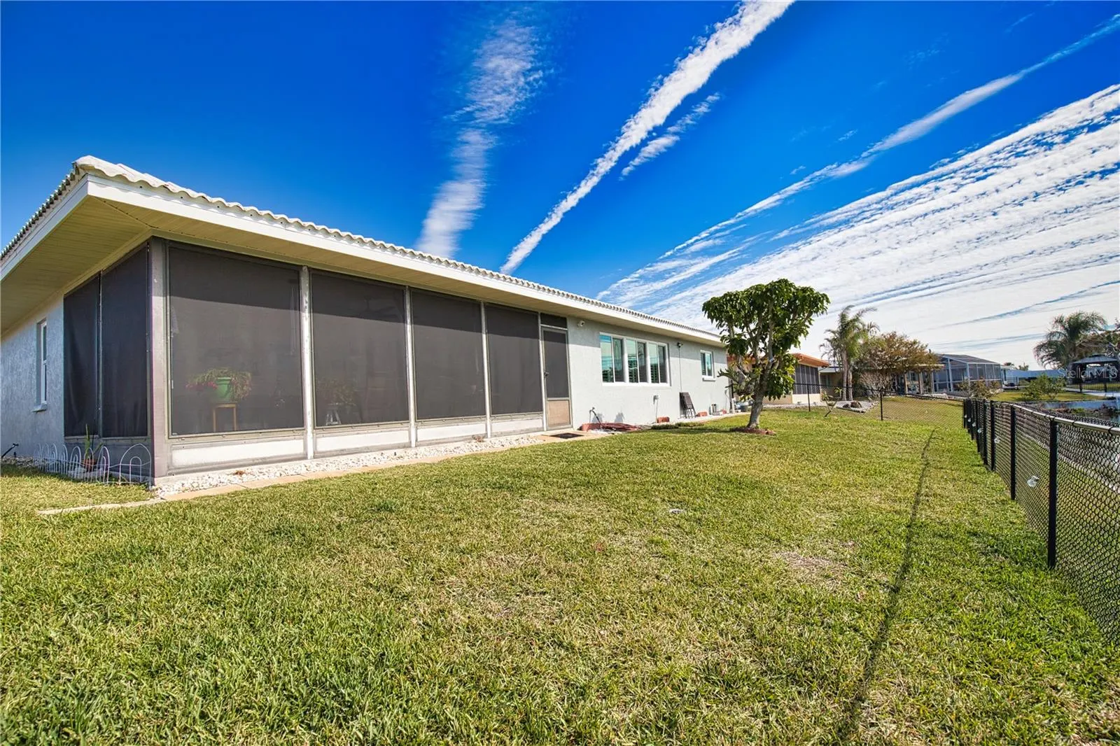 1290 CAMBRIDGE DR