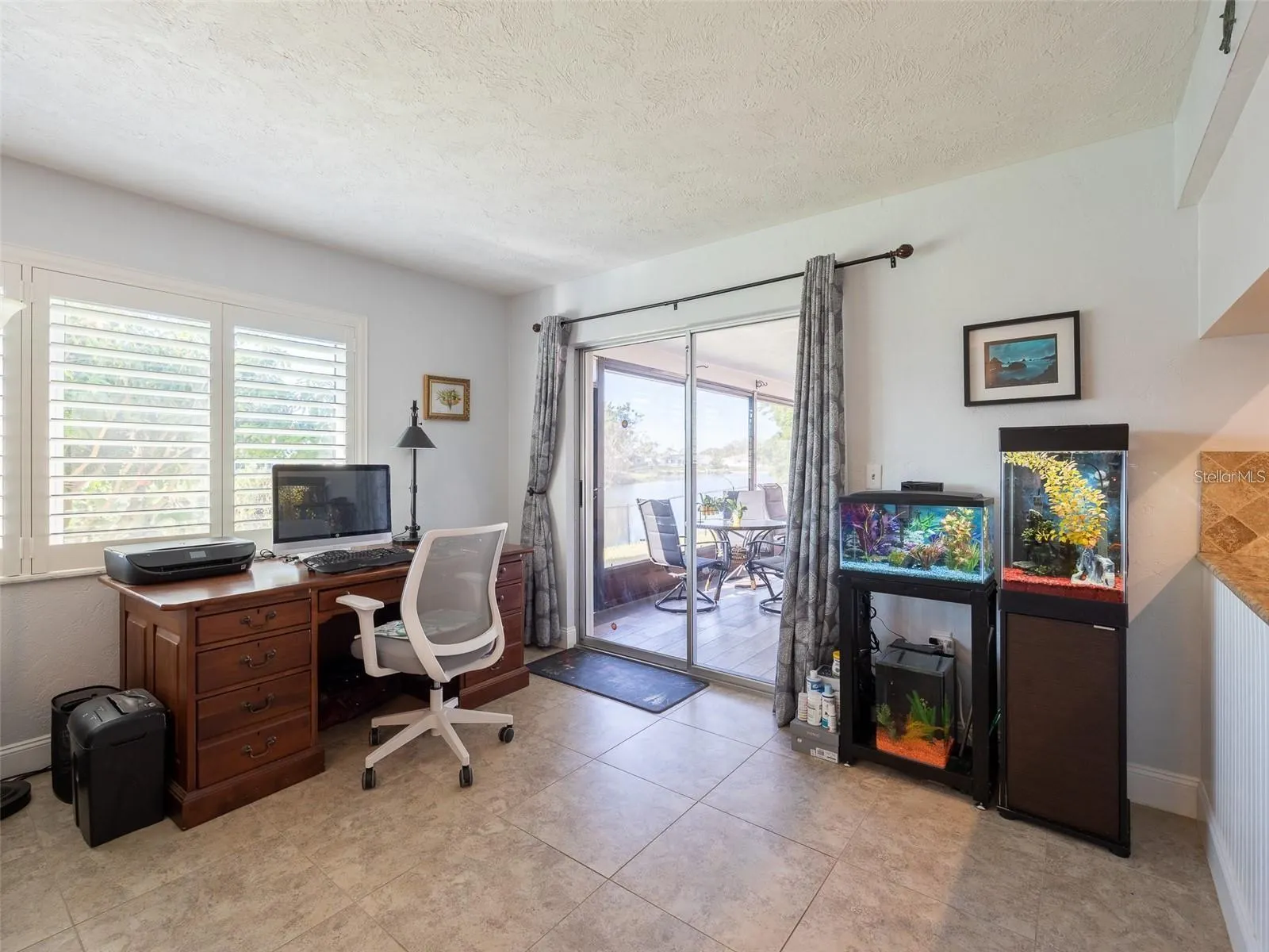 1290 CAMBRIDGE DR