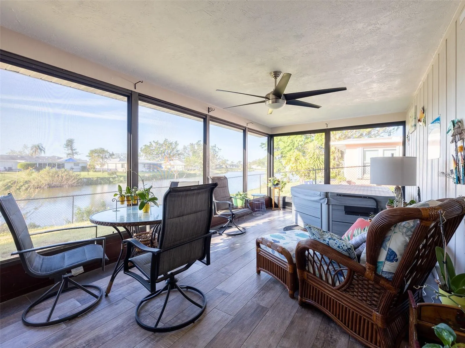 1290 CAMBRIDGE DR
