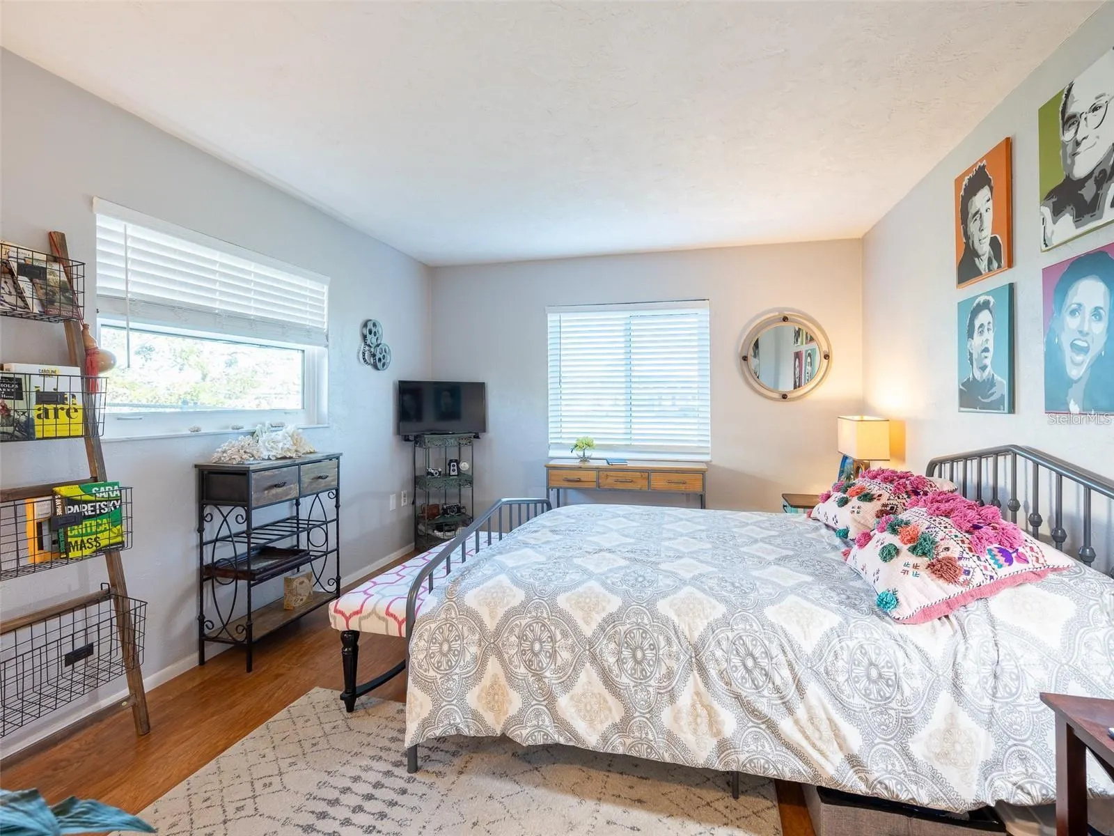 1290 CAMBRIDGE DR
