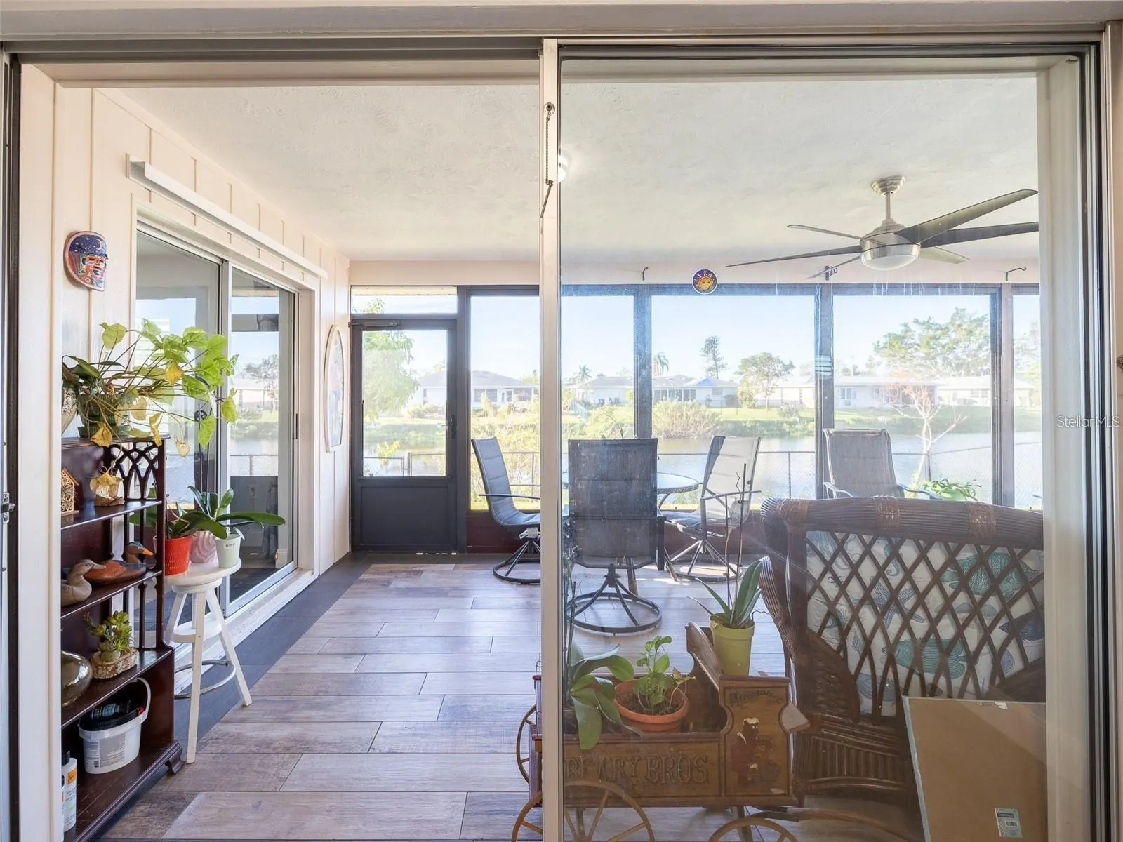 1290 CAMBRIDGE DR
