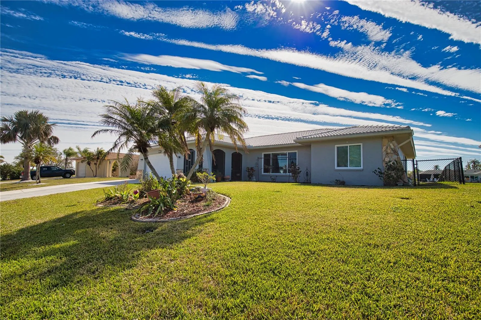 1290 CAMBRIDGE DR