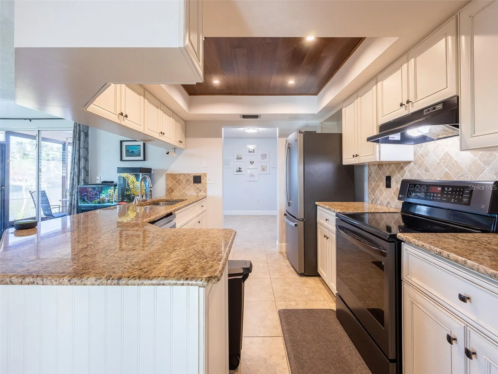 1290 CAMBRIDGE DR