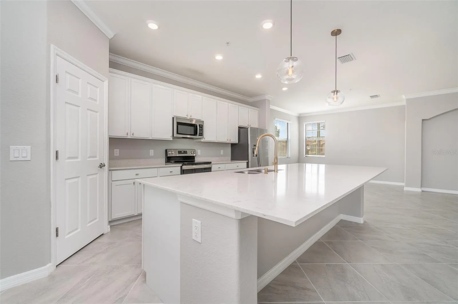 10800 TARFLOWER DR #202, #202