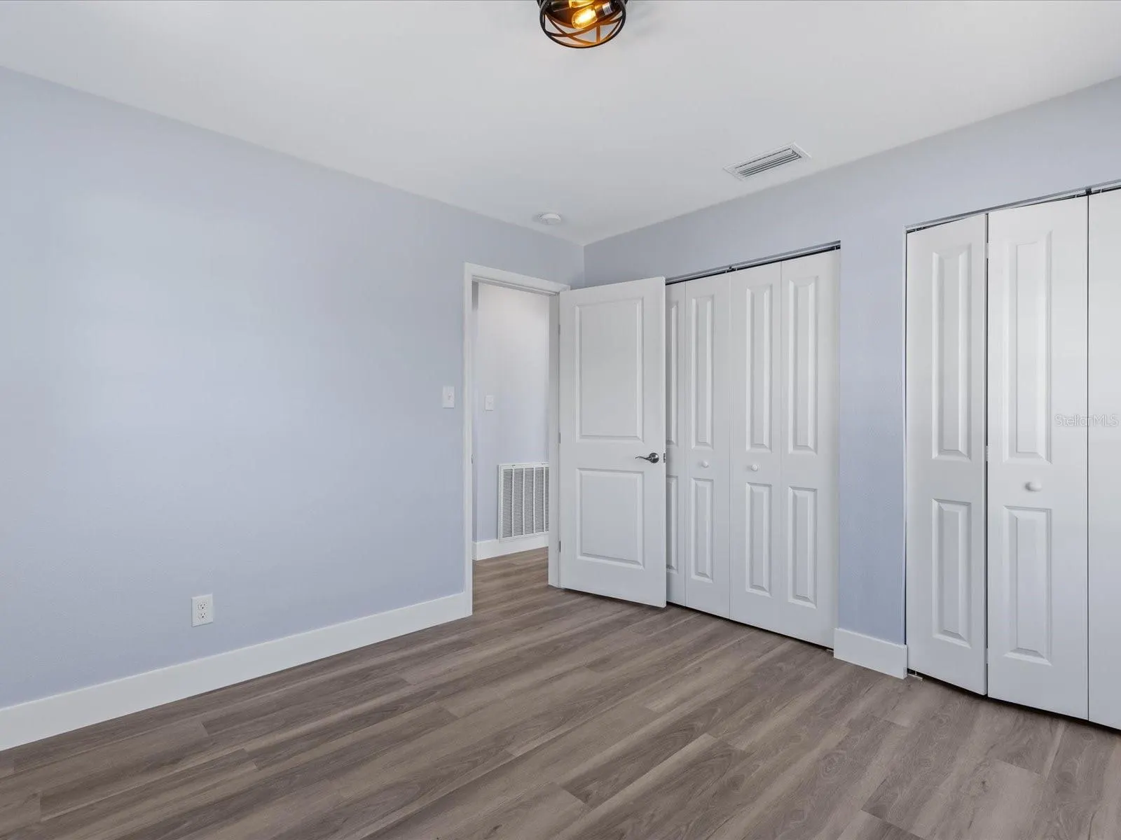 2901 W NASSAU ST