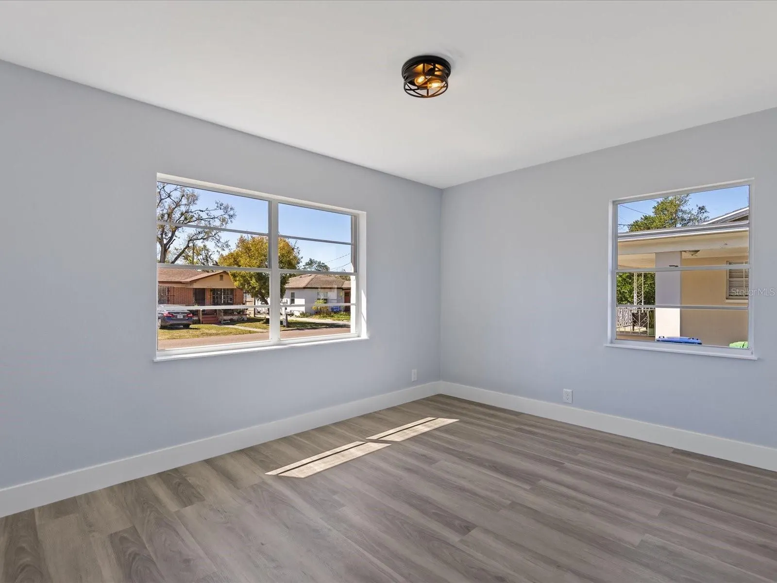 2901 W NASSAU ST