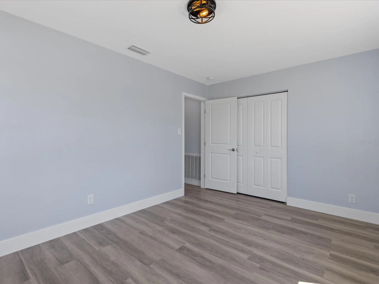 2901 W NASSAU ST