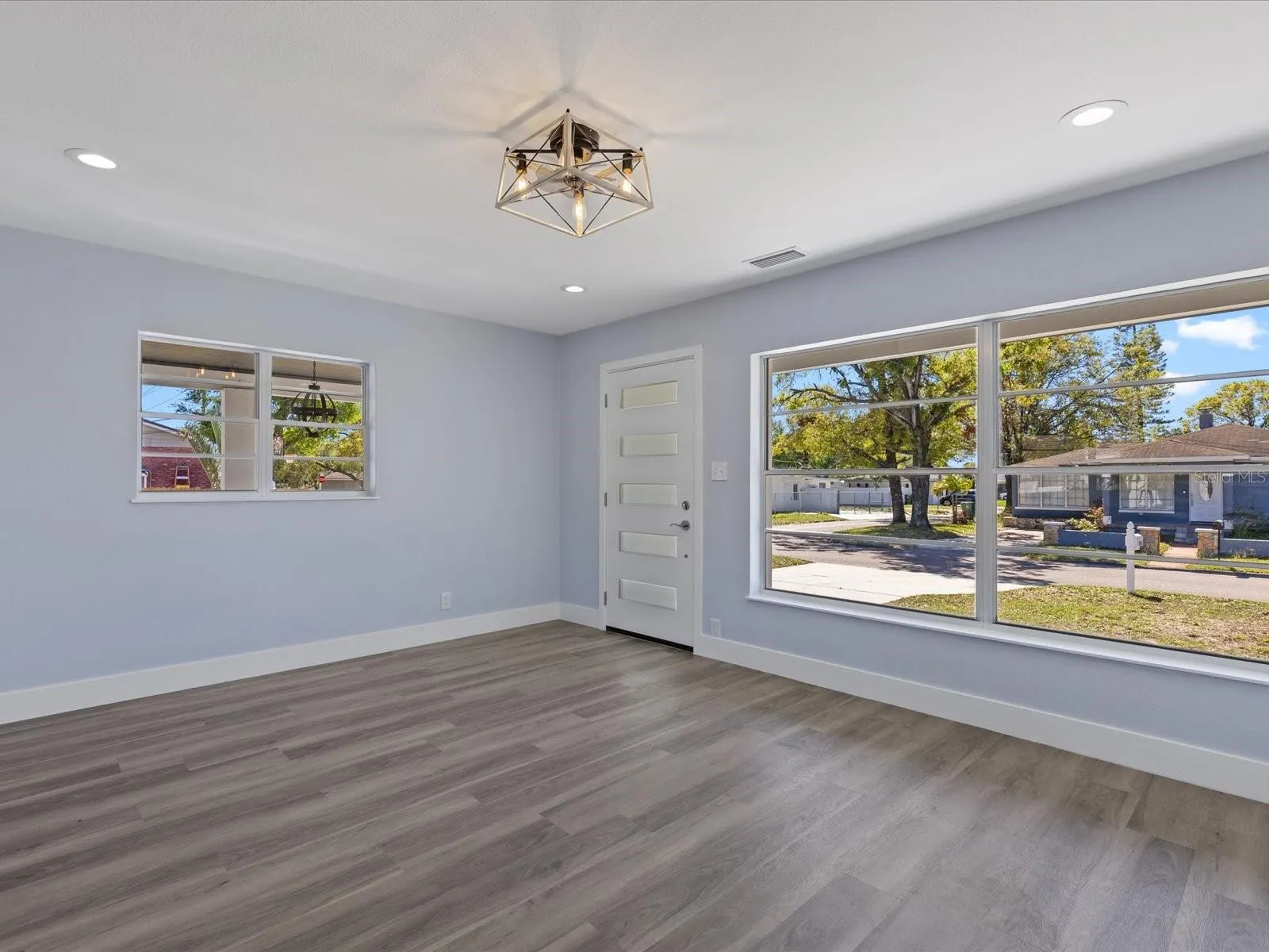 2901 W NASSAU ST