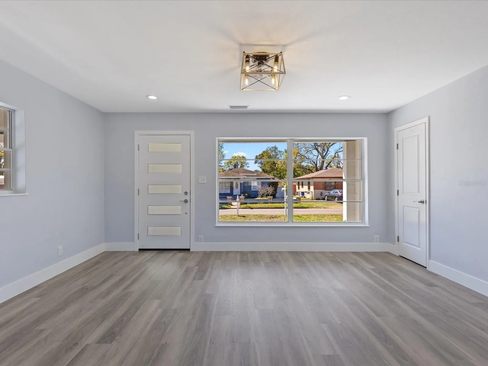 2901 W NASSAU ST
