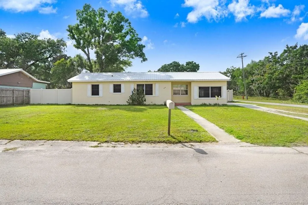 335 DIANA AVE