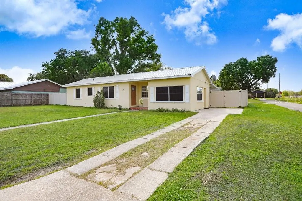 335 DIANA AVE