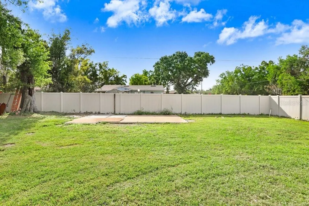 335 DIANA AVE