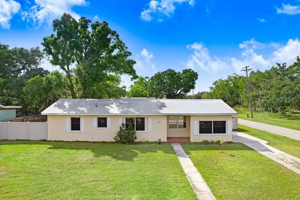 335 DIANA AVE