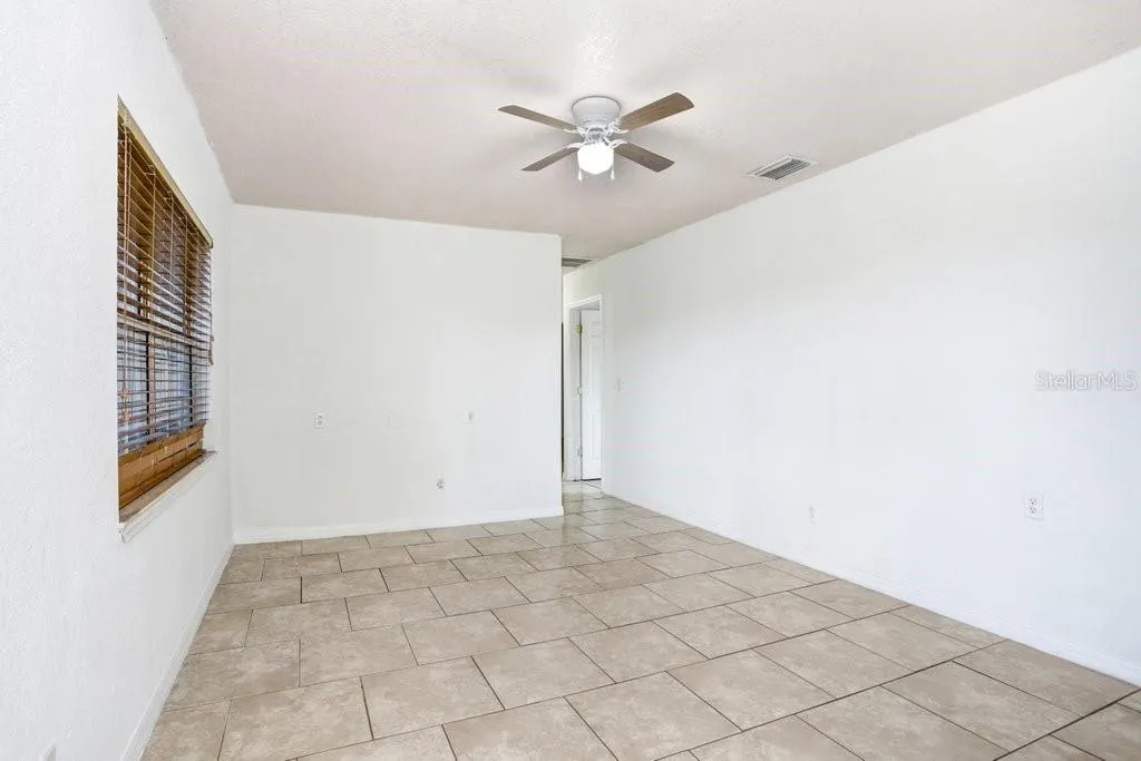335 DIANA AVE