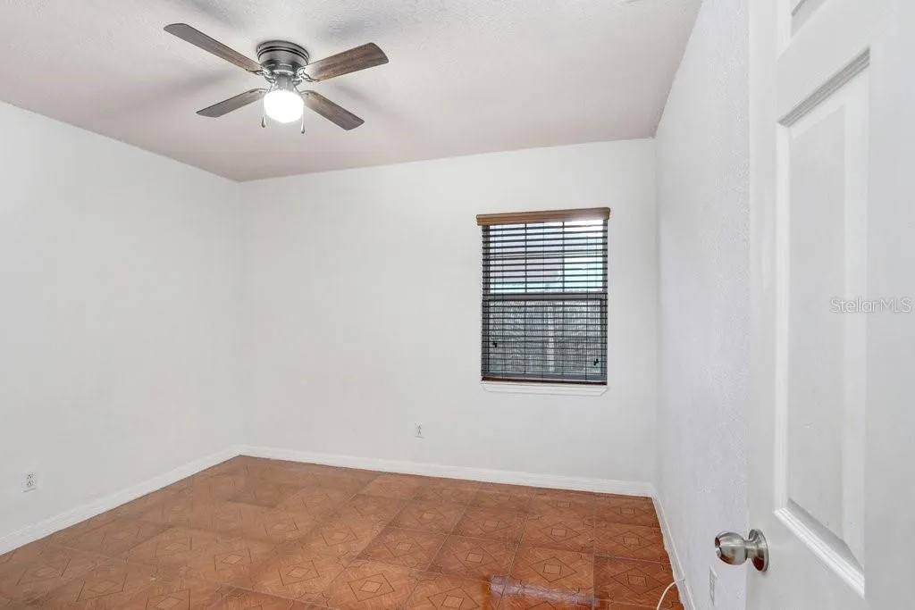 335 DIANA AVE
