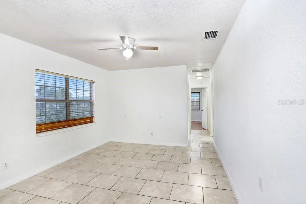 335 DIANA AVE
