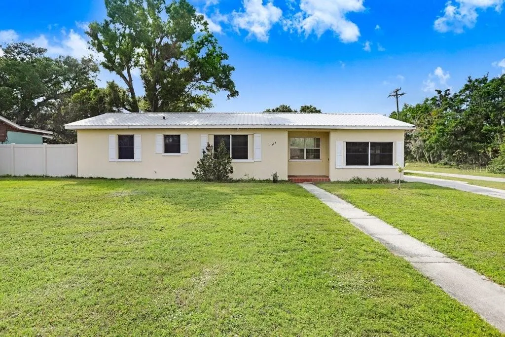 335 DIANA AVE
