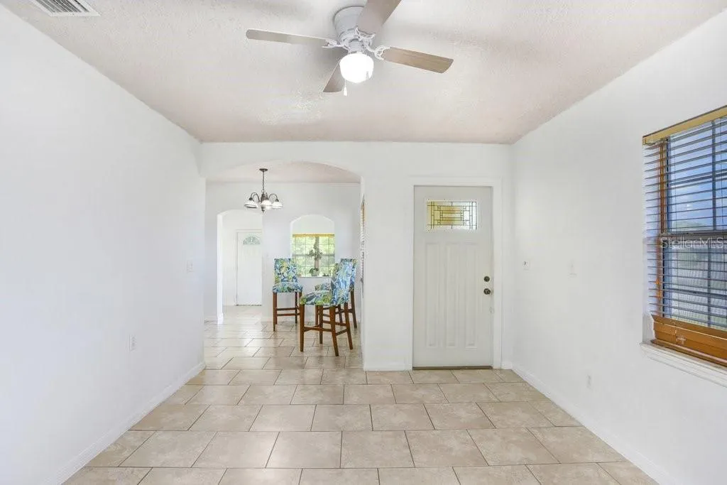 335 DIANA AVE