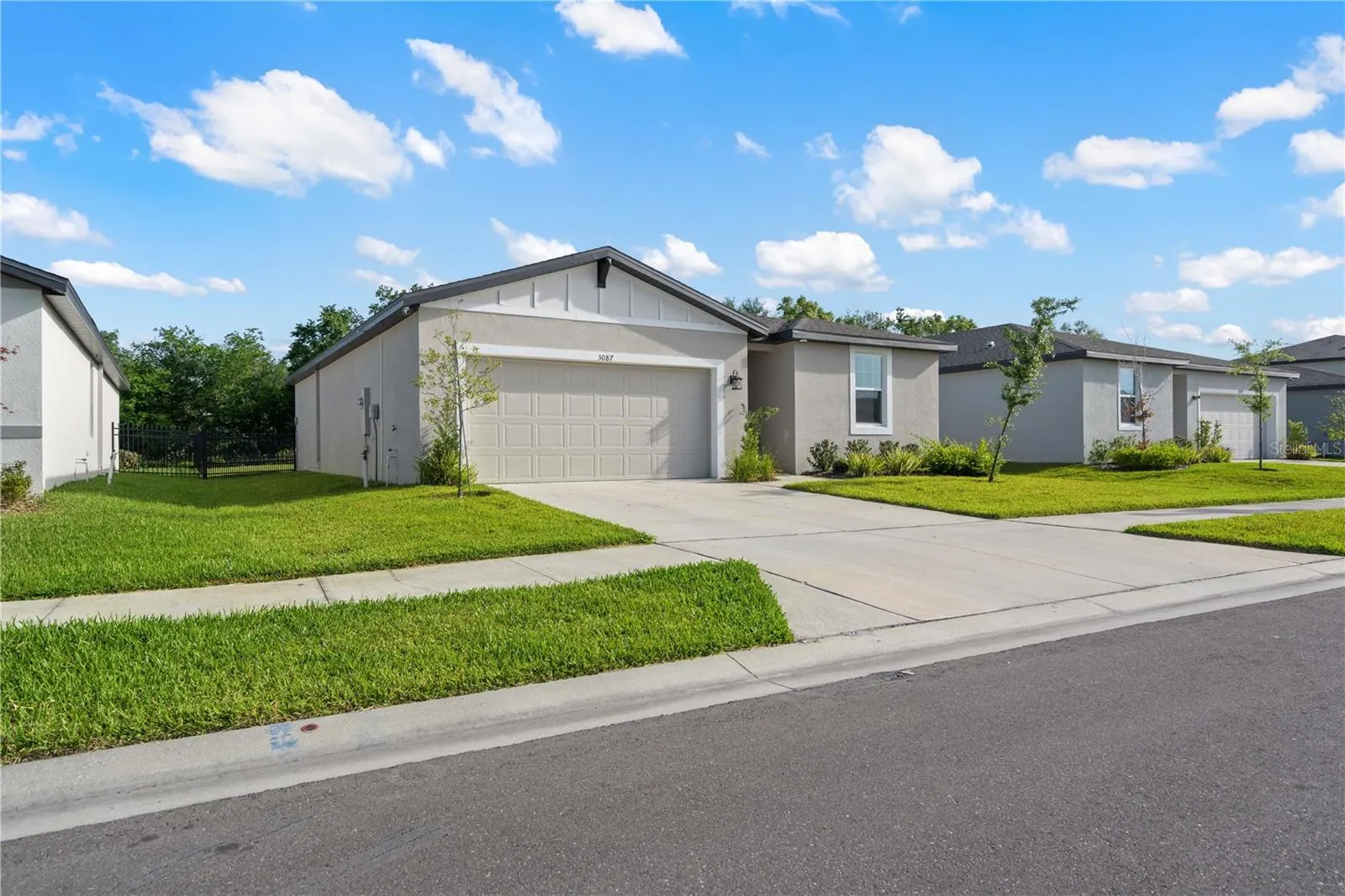 3087 FORREST PLUM CT