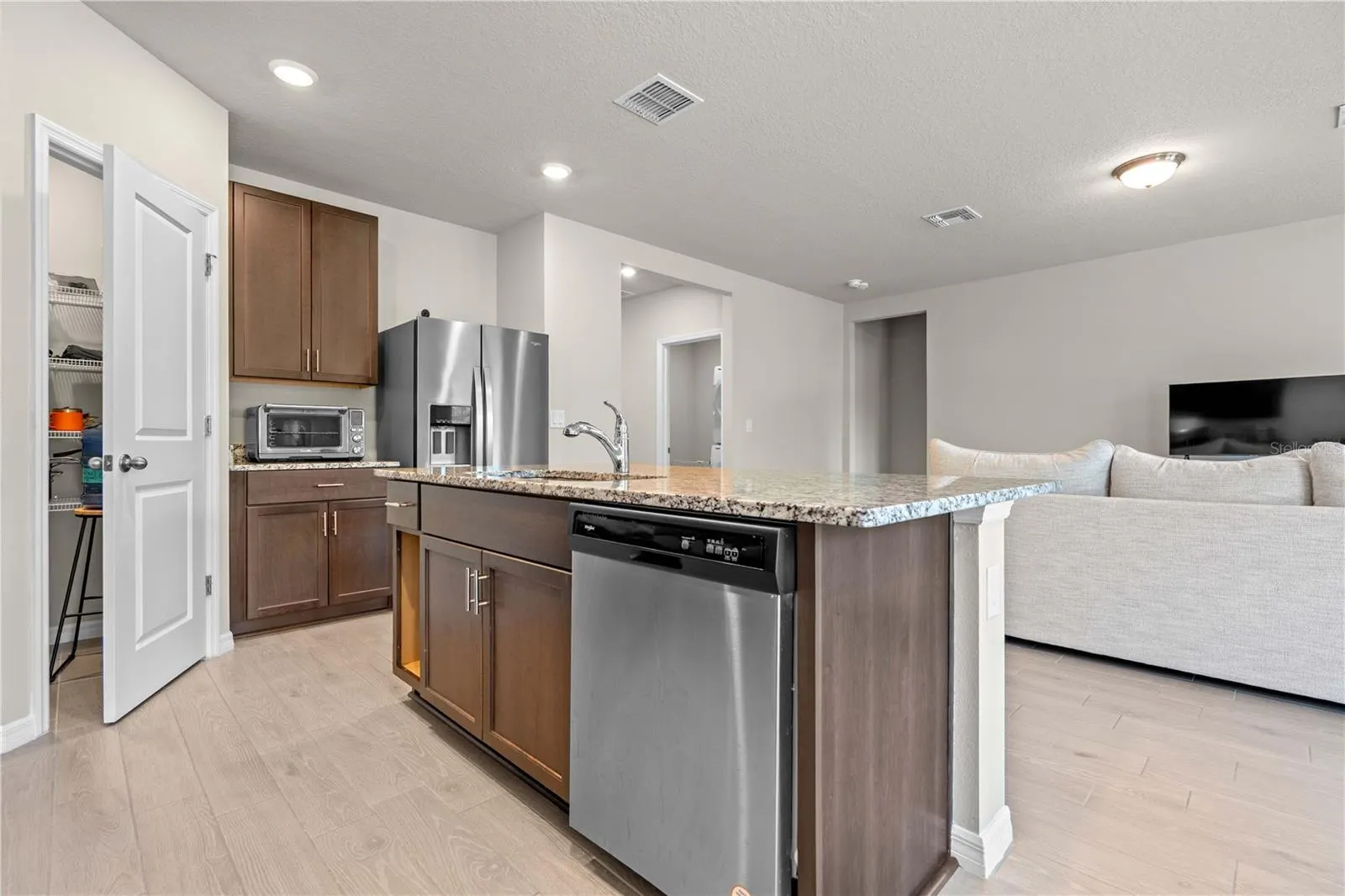 3087 FORREST PLUM CT