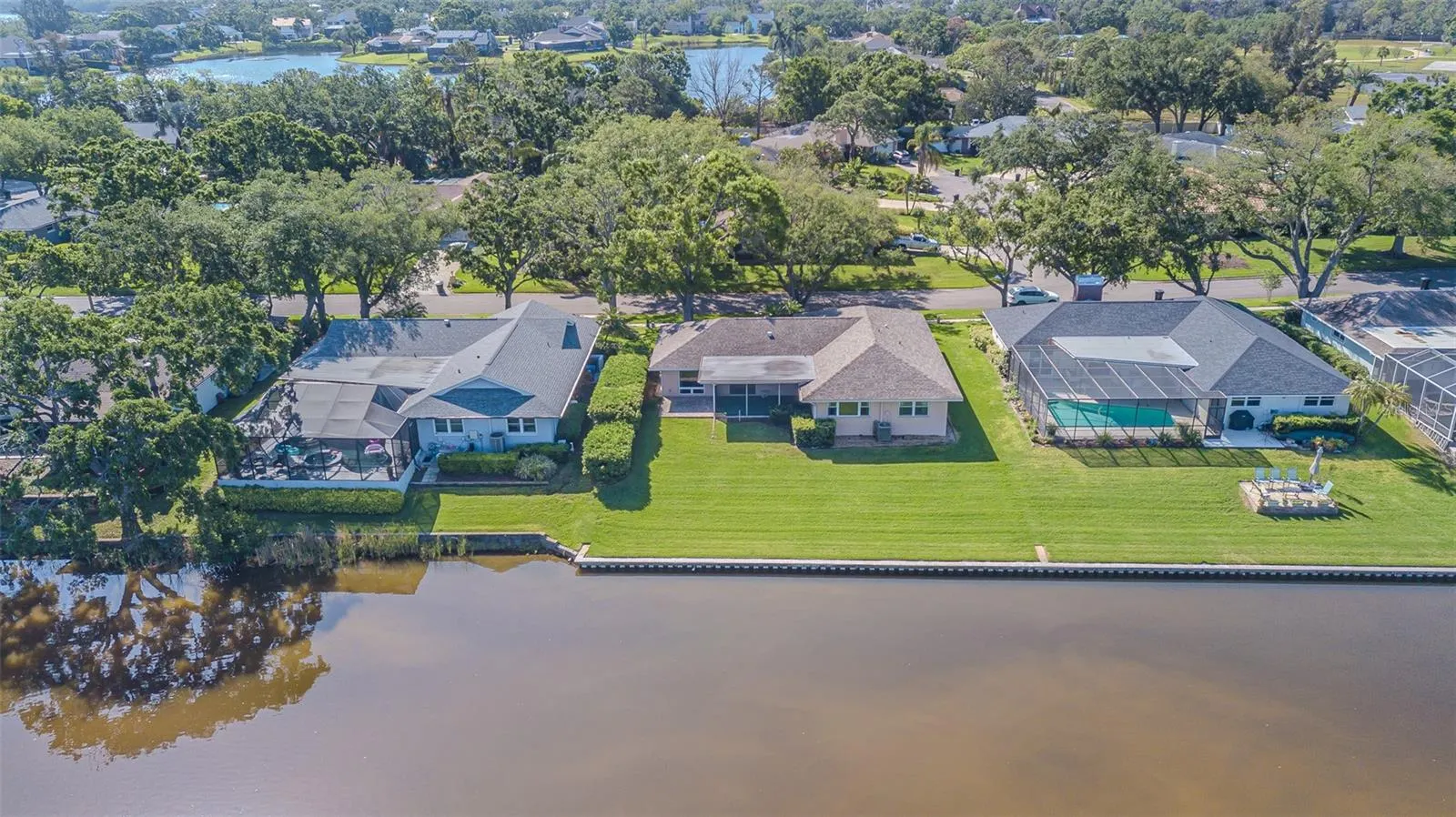 601 RIVIERA BAY DR NE
