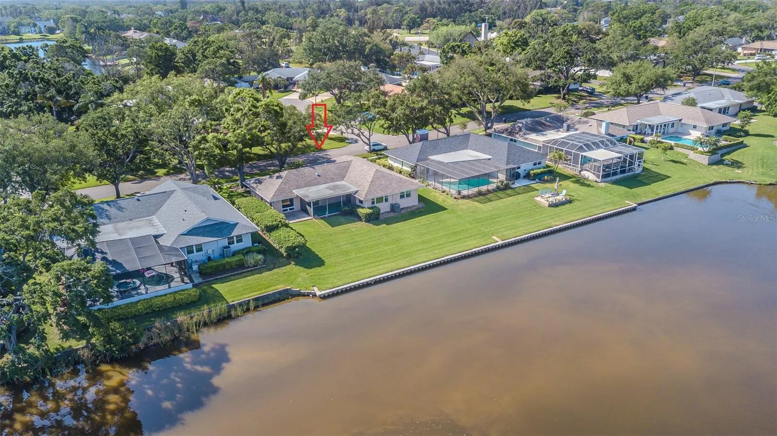 601 RIVIERA BAY DR NE
