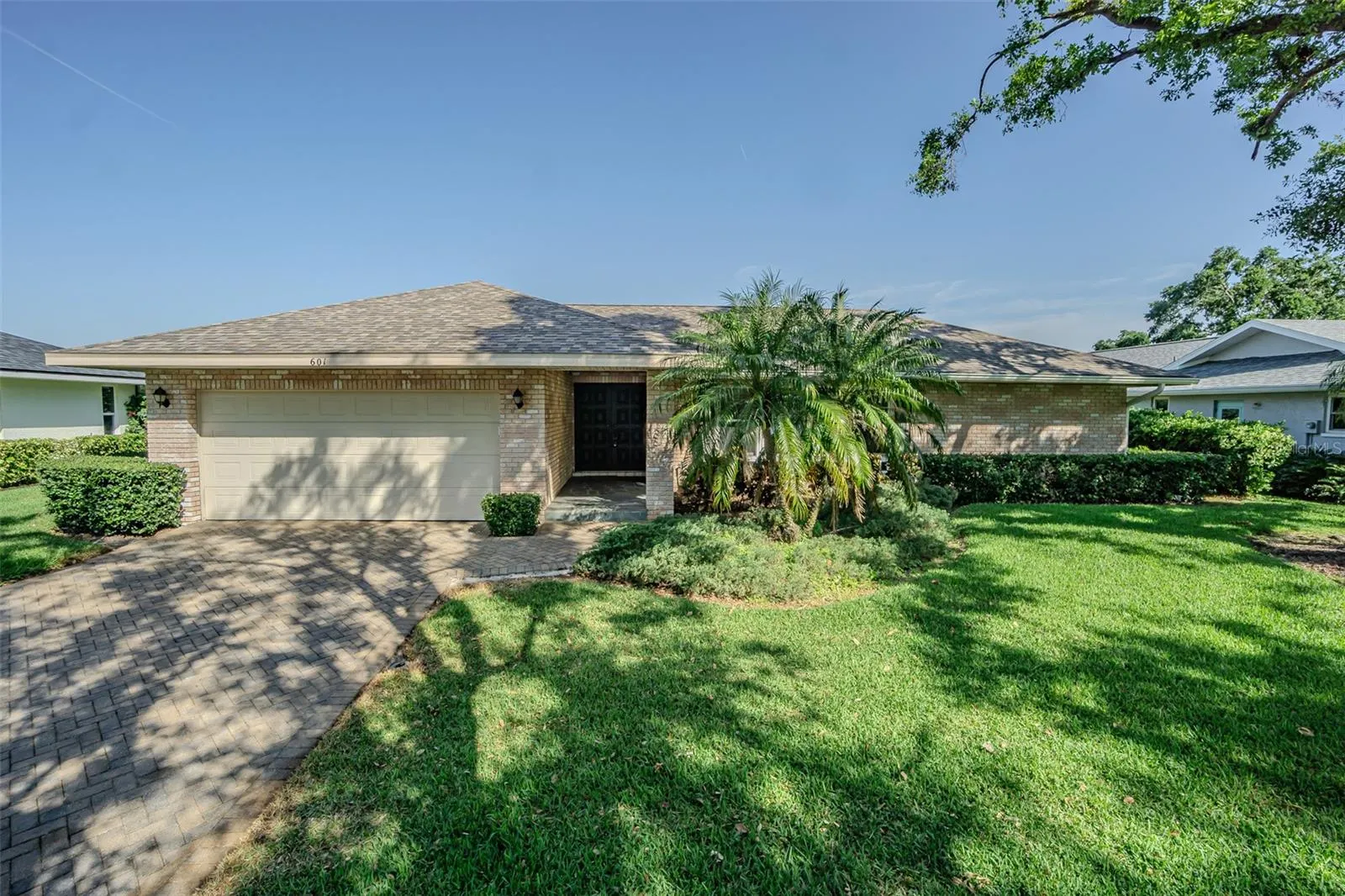 601 RIVIERA BAY DR NE