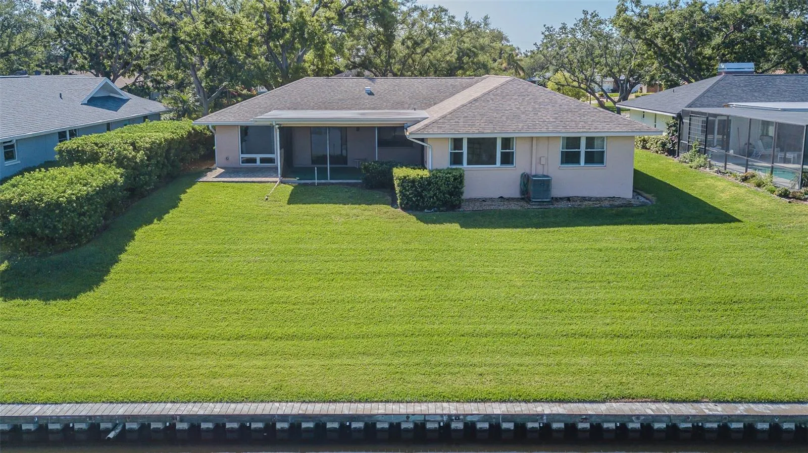 601 RIVIERA BAY DR NE