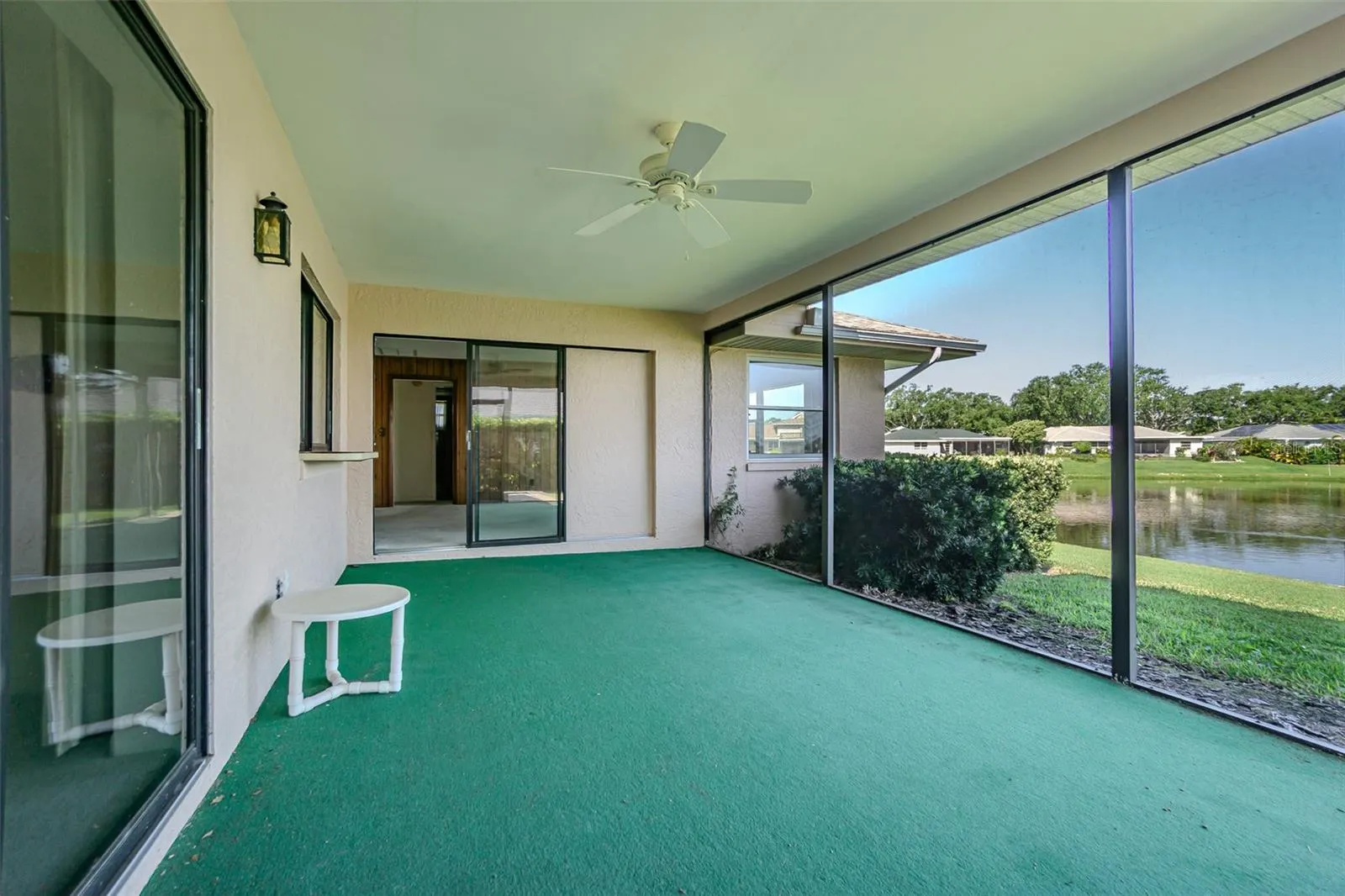 601 RIVIERA BAY DR NE