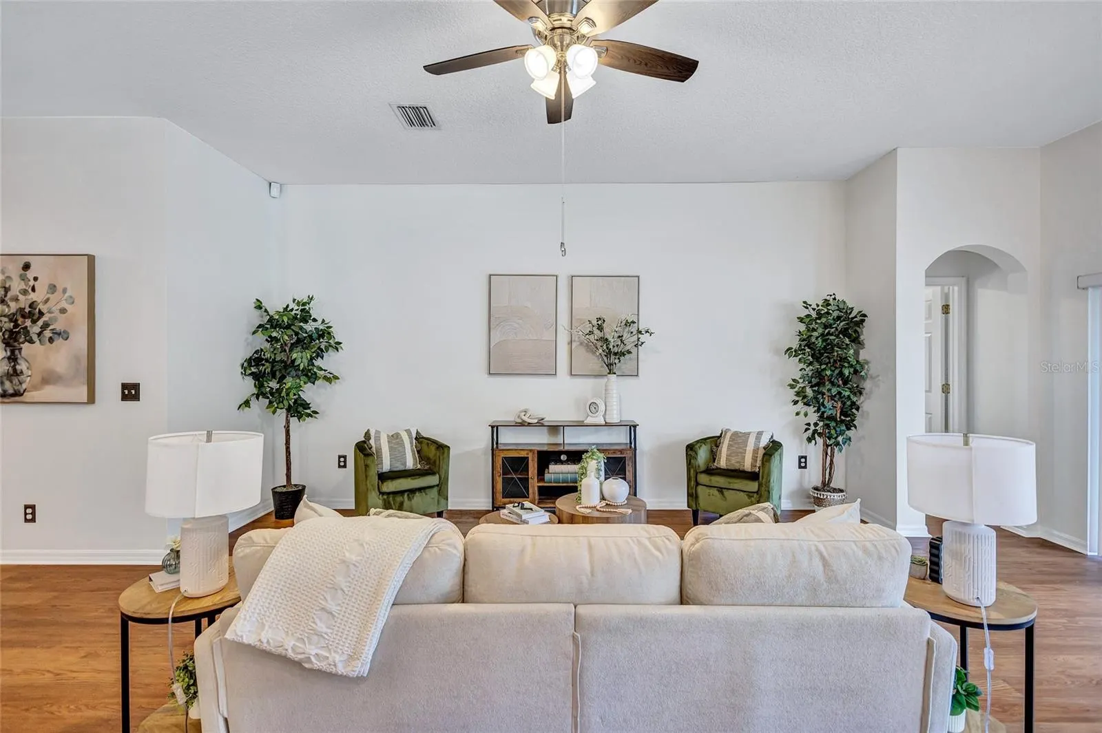 1518 ROLLING MEADOW DR