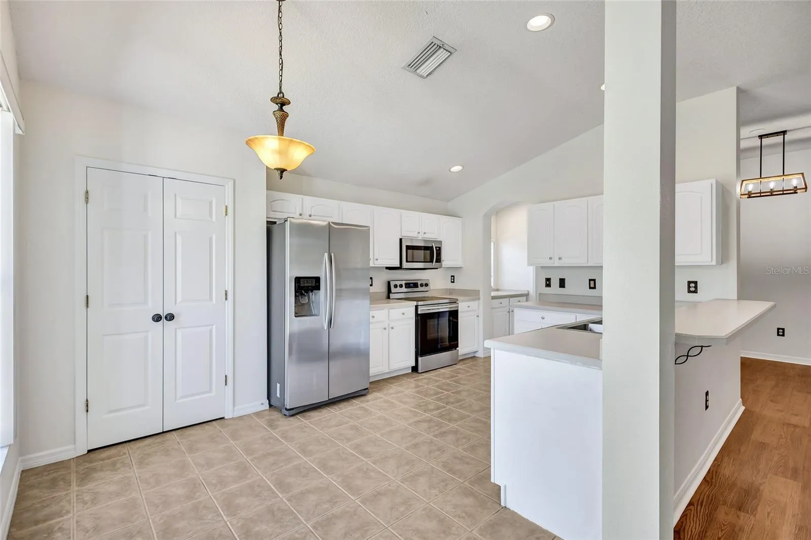 1518 ROLLING MEADOW DR