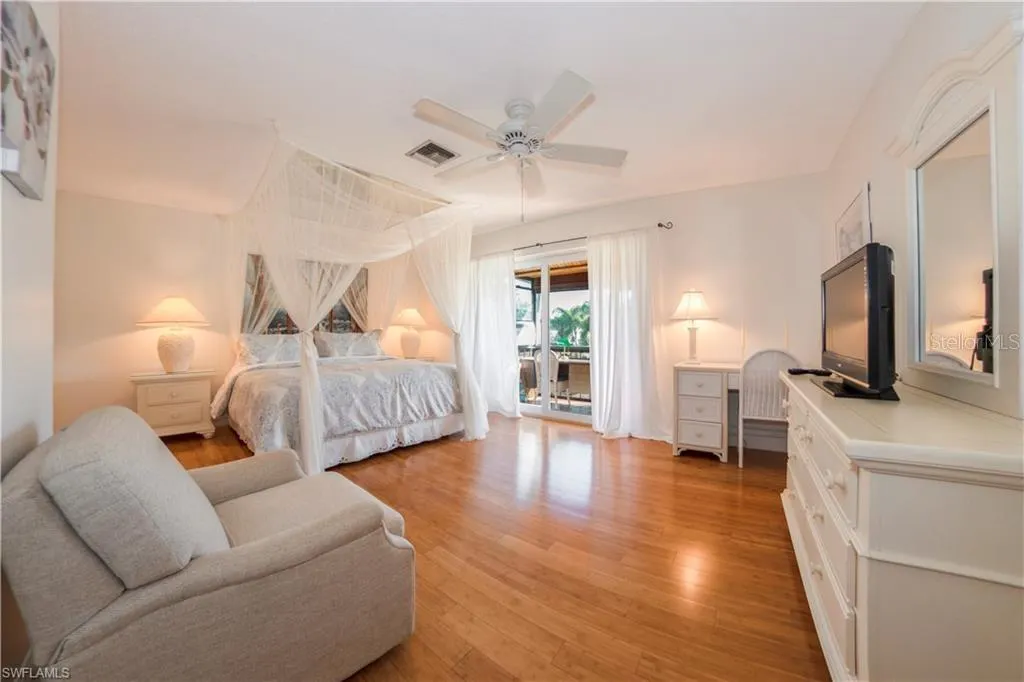 162 TERYL RD #2, #2