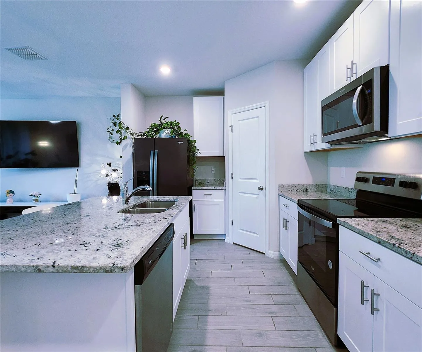 17015 CORAL KEY DR