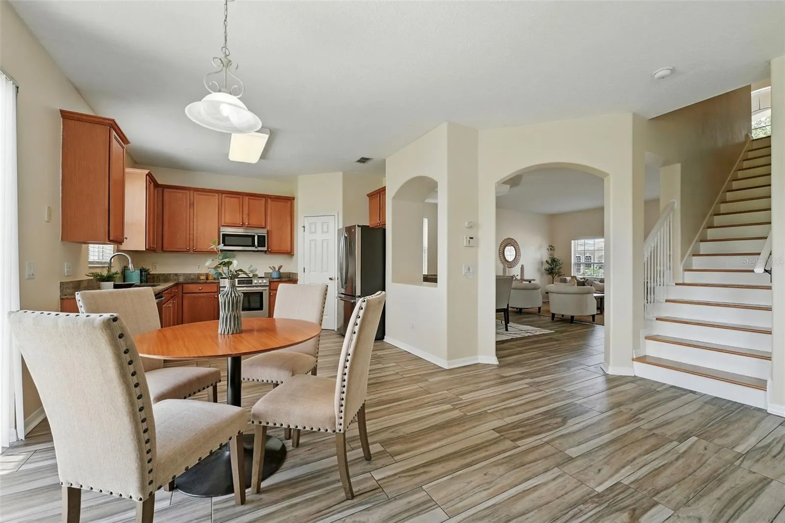 5233 LOS PALMA VISTA DR