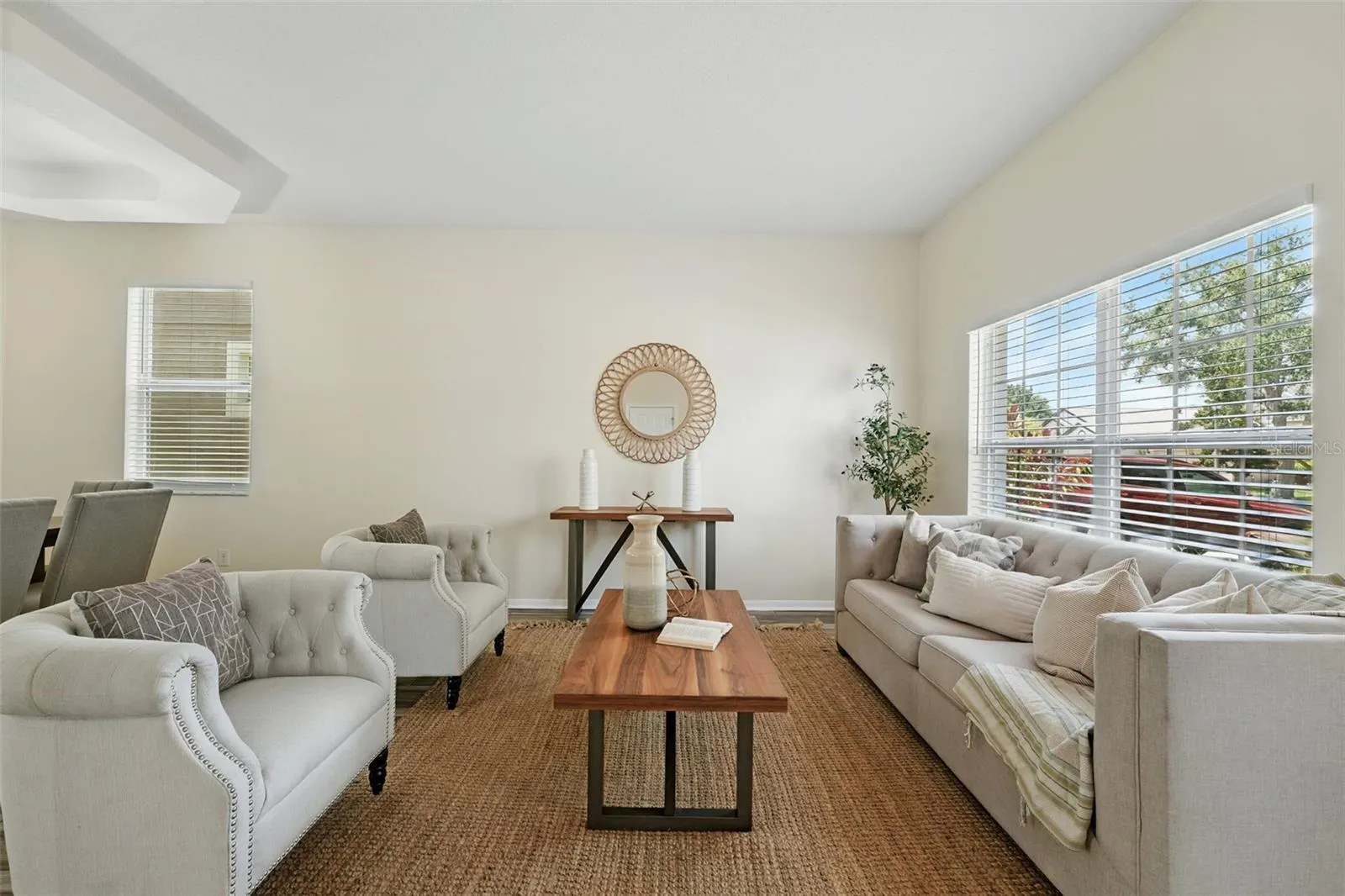 5233 LOS PALMA VISTA DR