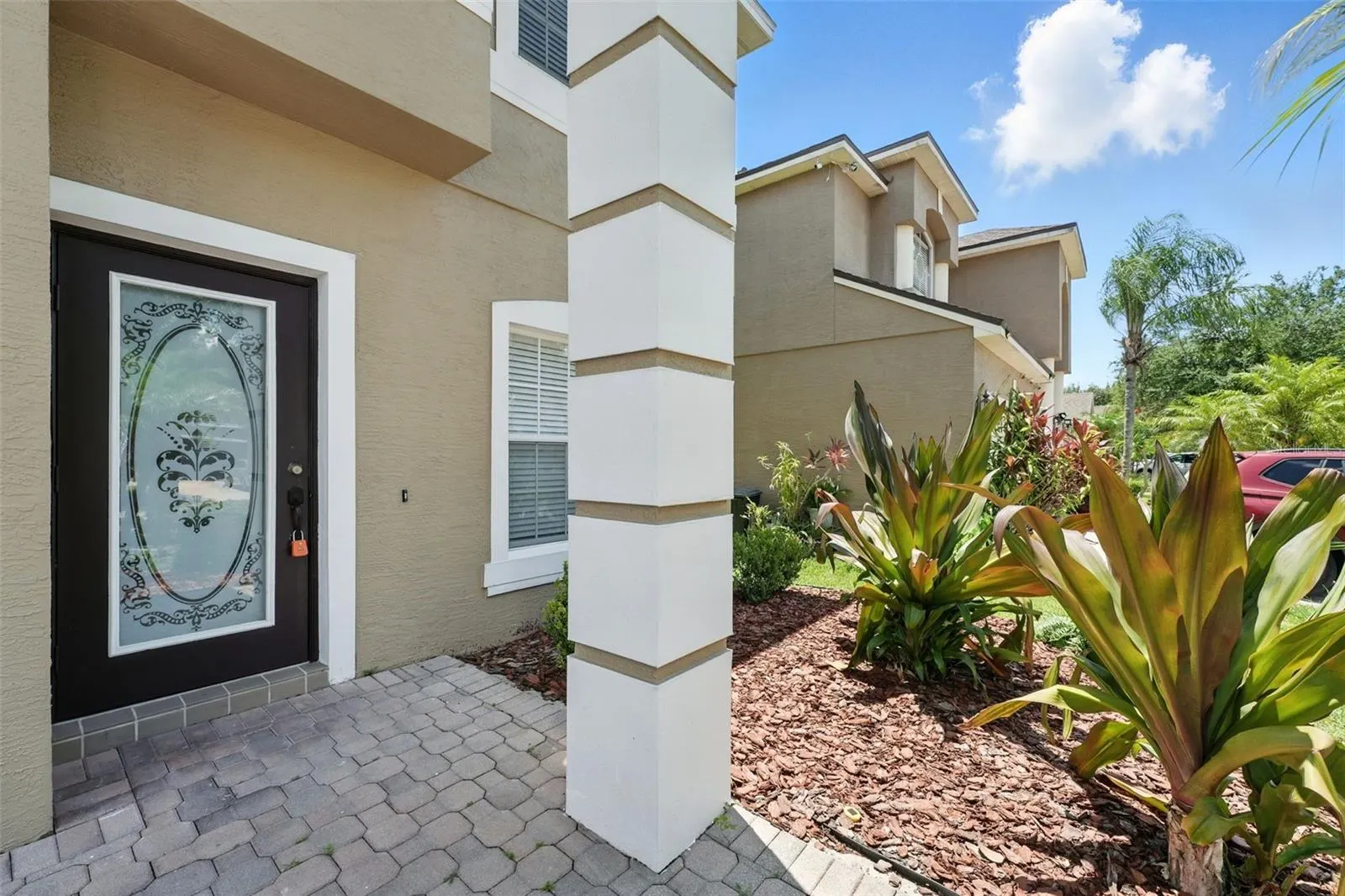 5233 LOS PALMA VISTA DR